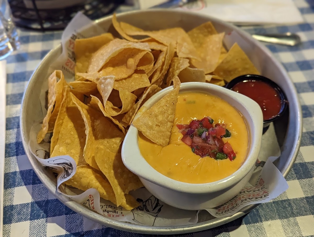 Bill's Bar & Burger - Photo 9