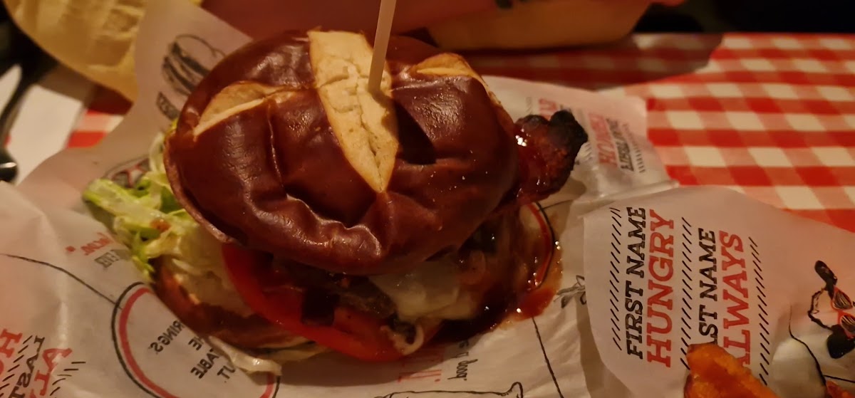 Bill's Bar & Burger - Photo 1
