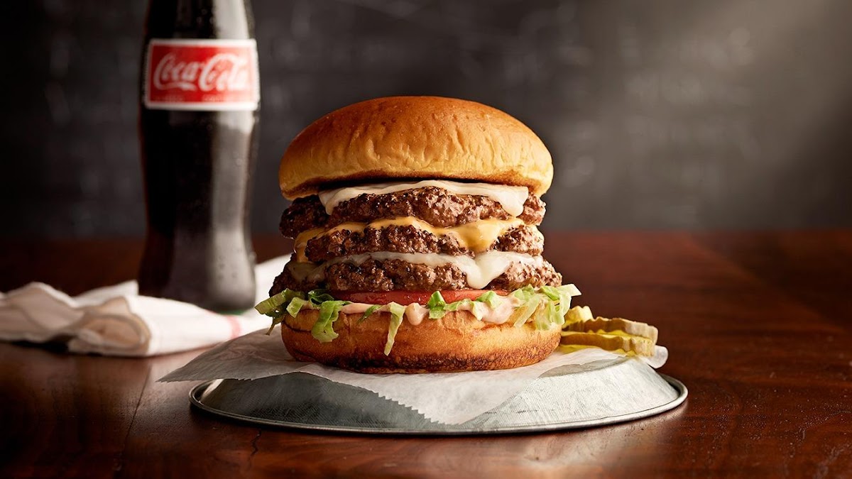 Bill's Bar & Burger - Photo 2