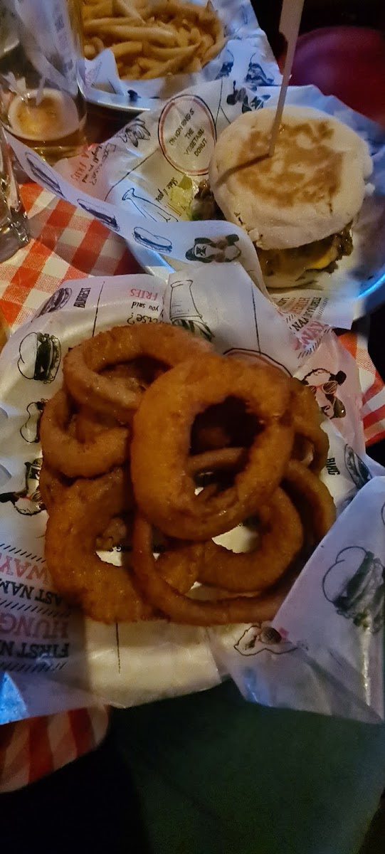 Bill's Bar & Burger - Photo 6