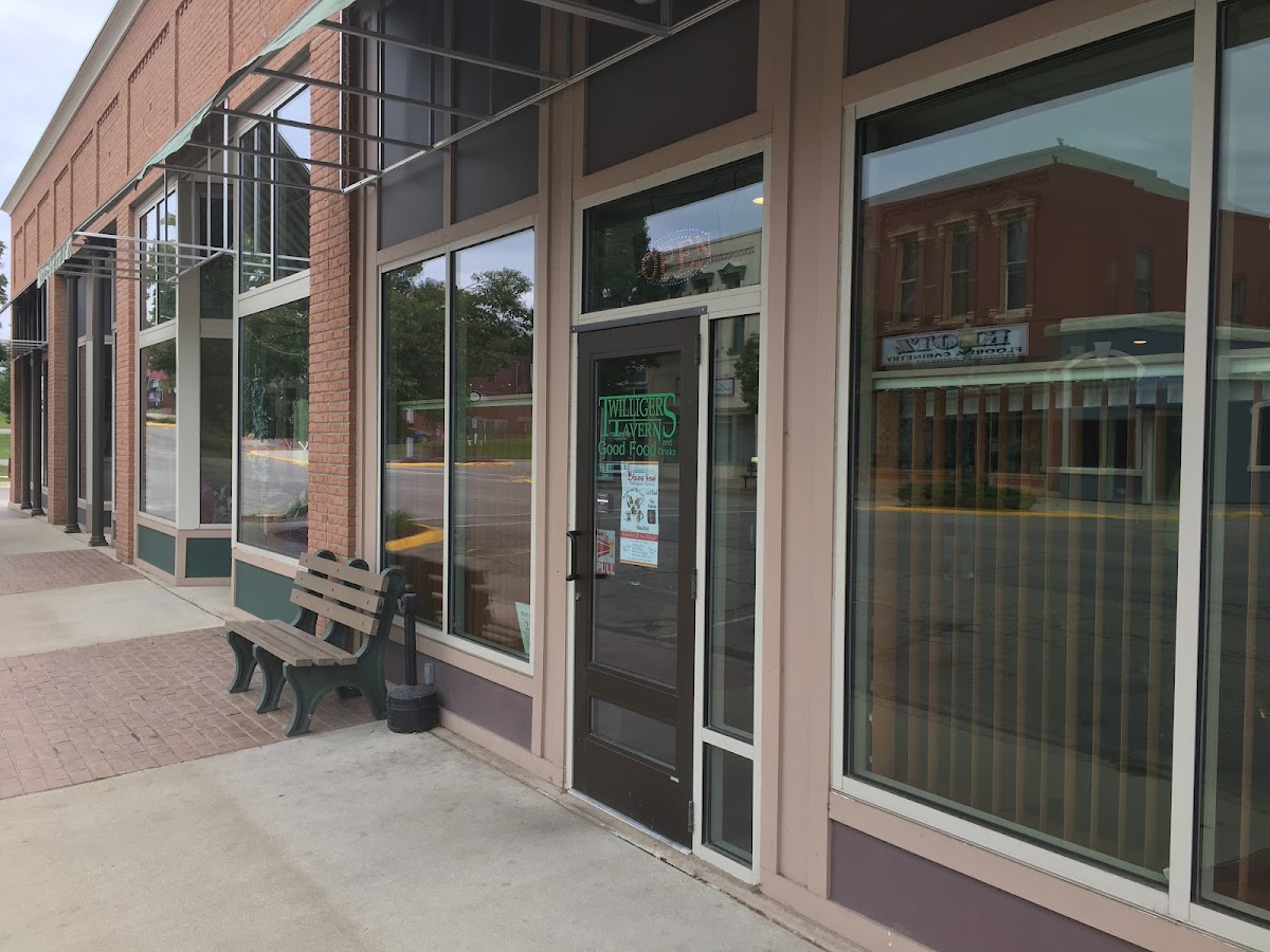 Twilligers Tavern - Photo 4
