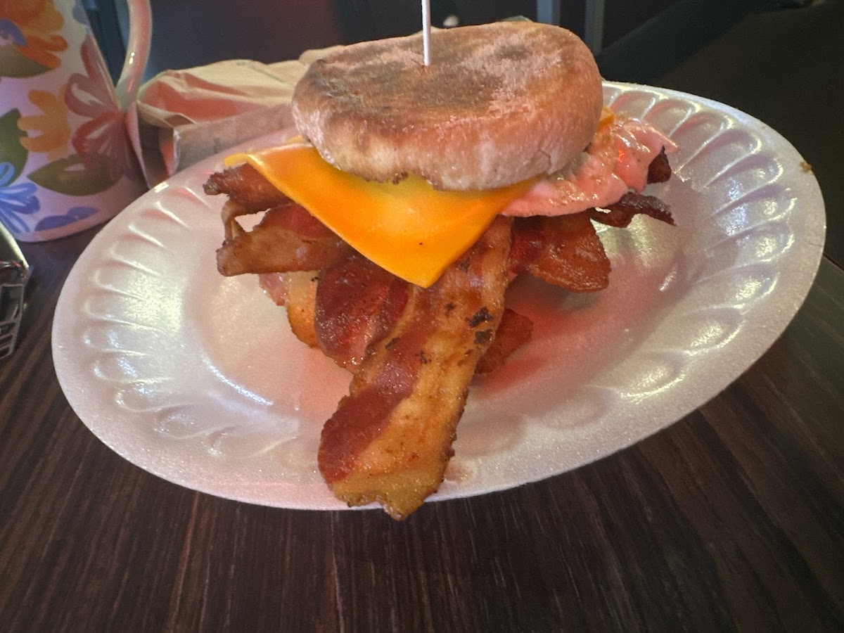 Twilligers Tavern - Photo 8