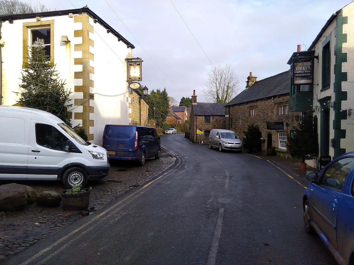 Tillotsons Arms - Photo 2