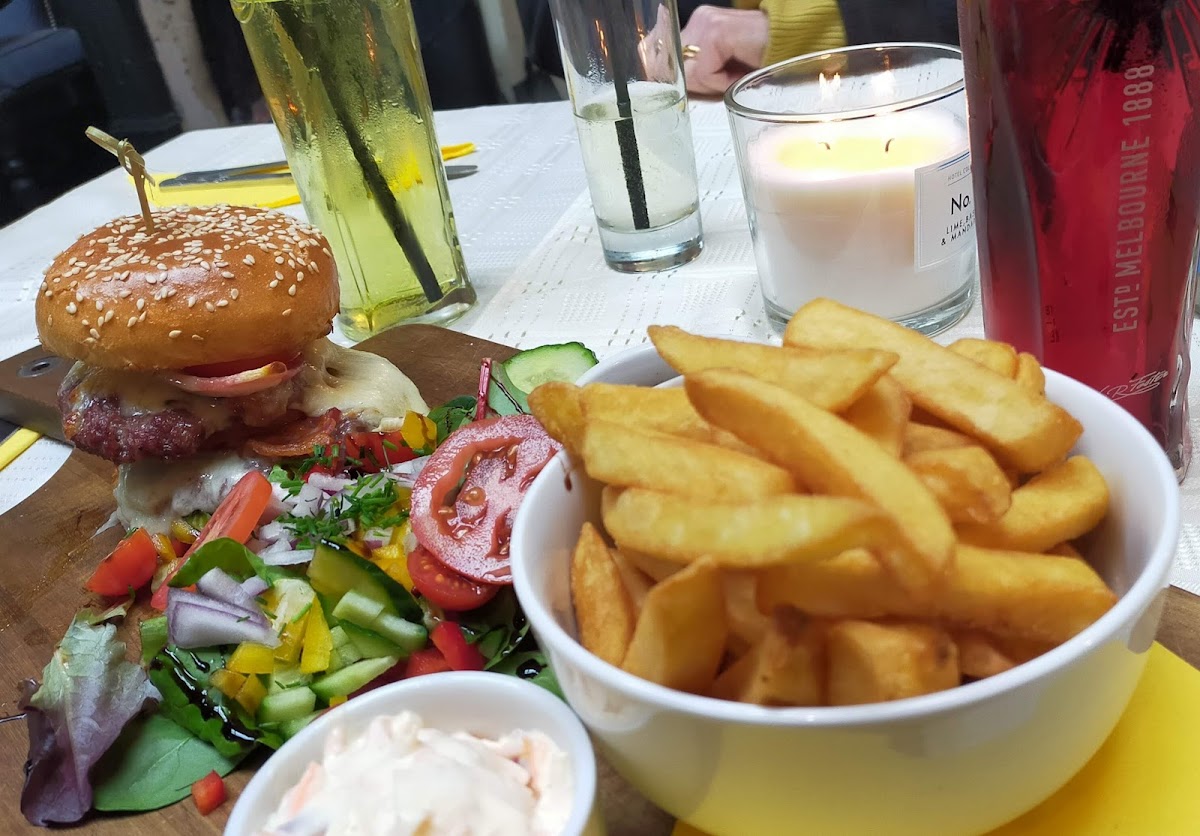 Tillotsons Arms - Photo 5