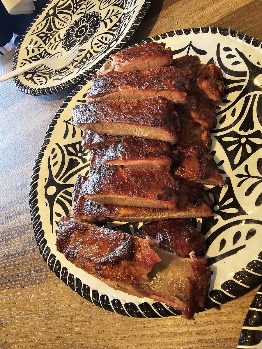 J & T Smokehouse - Photo 9