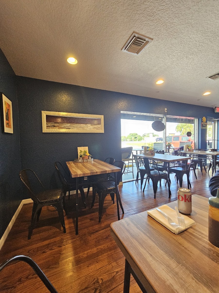 J & T Smokehouse - Photo 3
