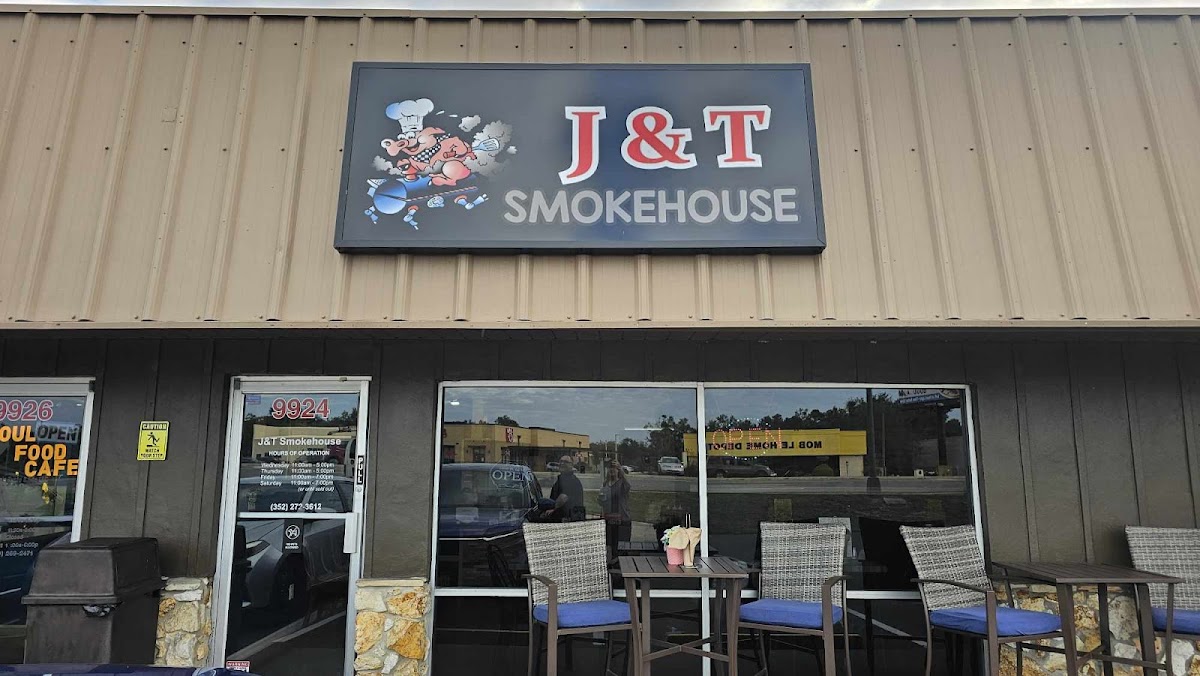 J & T Smokehouse - Photo 4