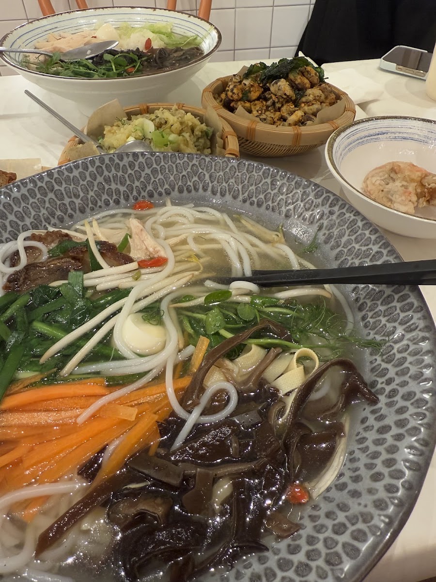 YUN Cross Bridge Rice Noodles - Photo 4