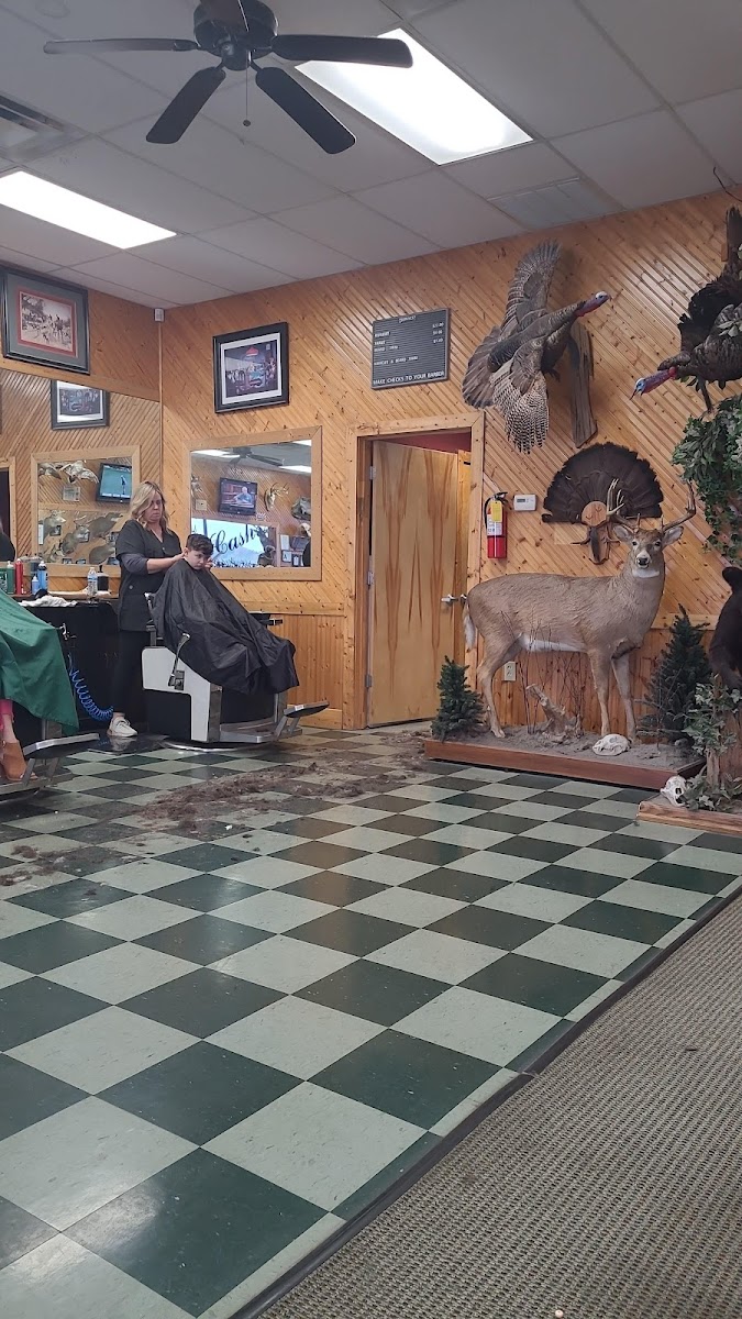 Cash's Barber Shop - Photo 3