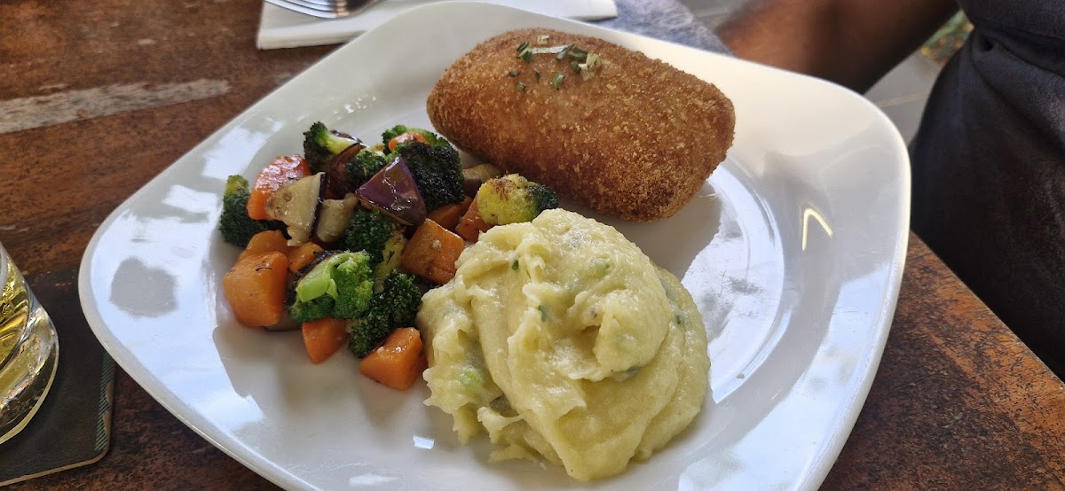 CoCo's Bistro - Photo 1