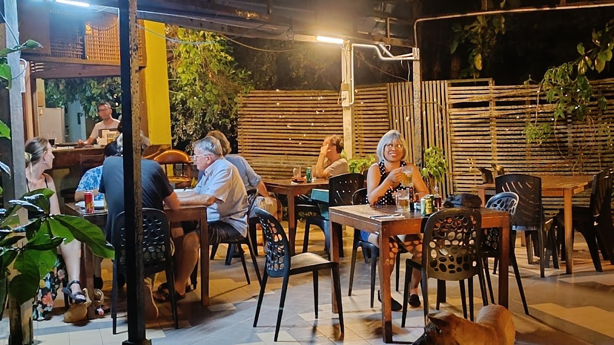 CoCo's Bistro - Photo 4