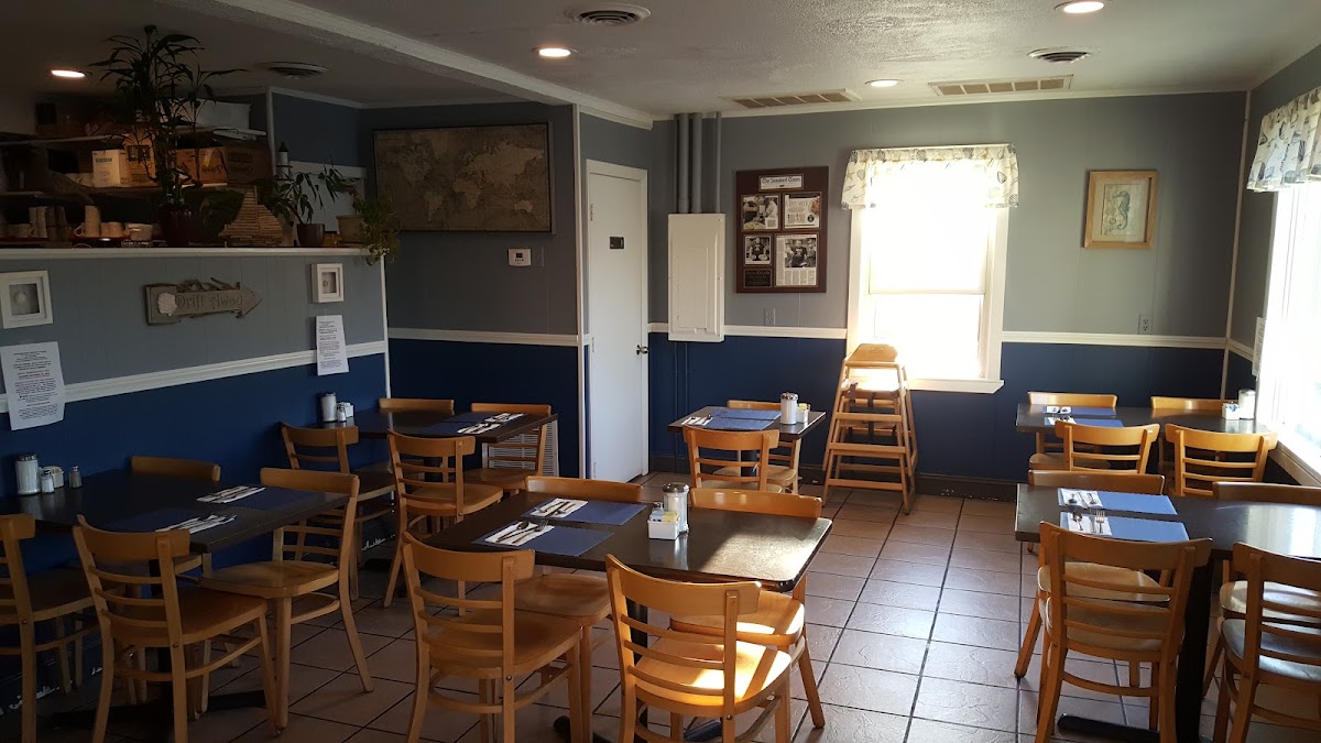 Mac's Soda Bar - Photo 2