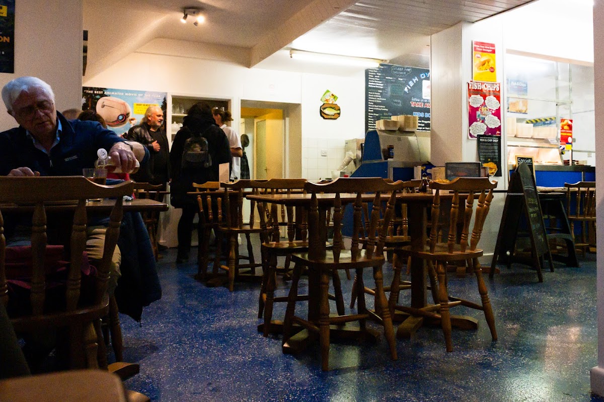 Fish over Chips - Photo 3