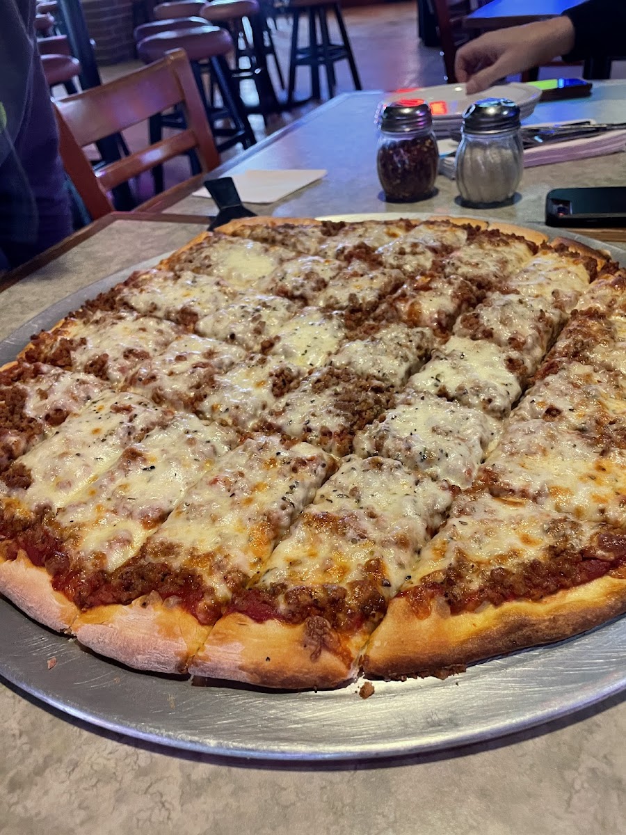 Buddy & Pal's Place - Photo 1
