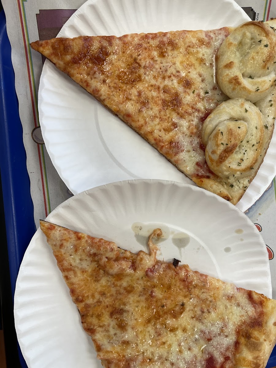 Moti's - Photo 2