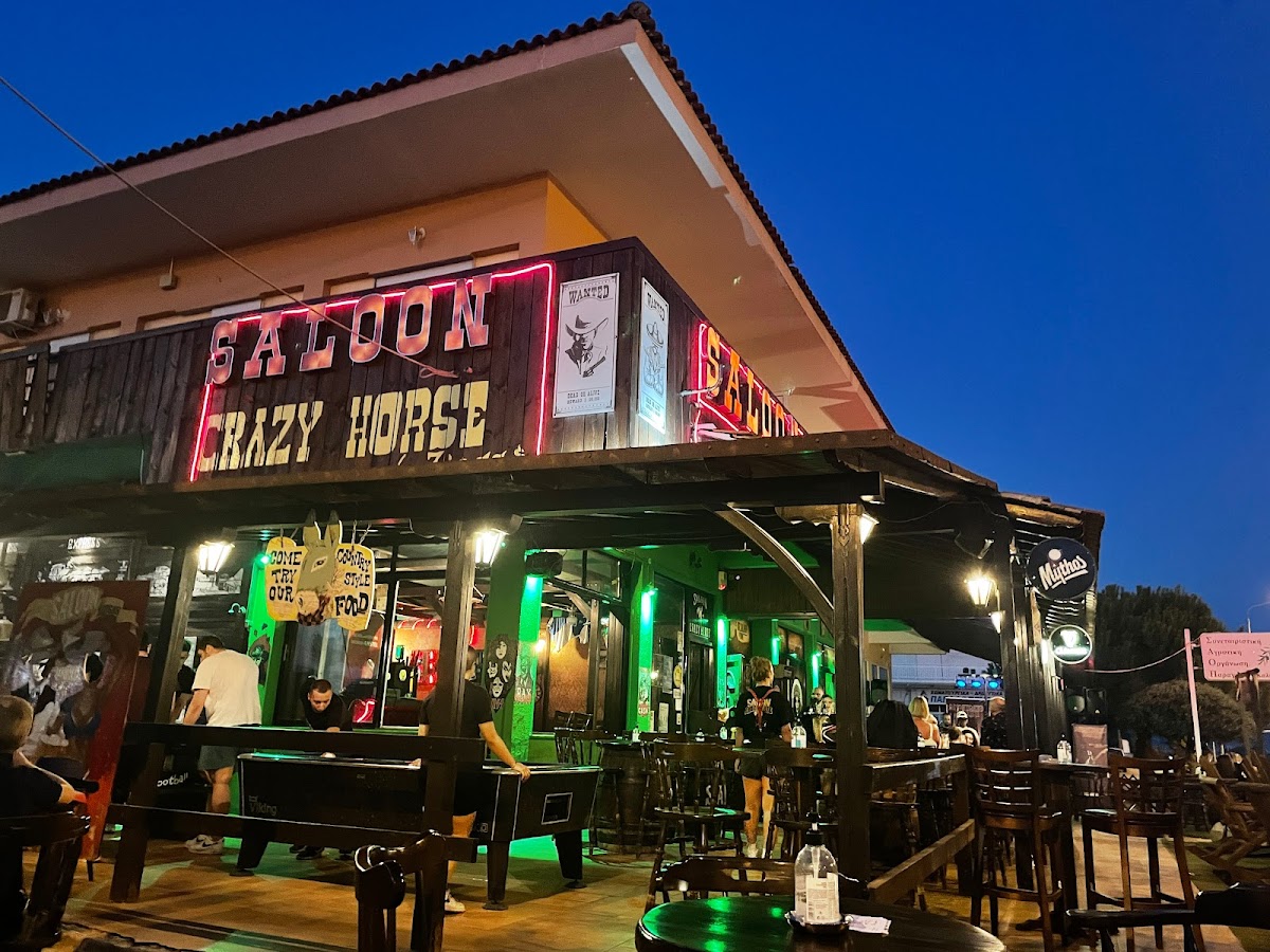 Saloon Crazy Horse