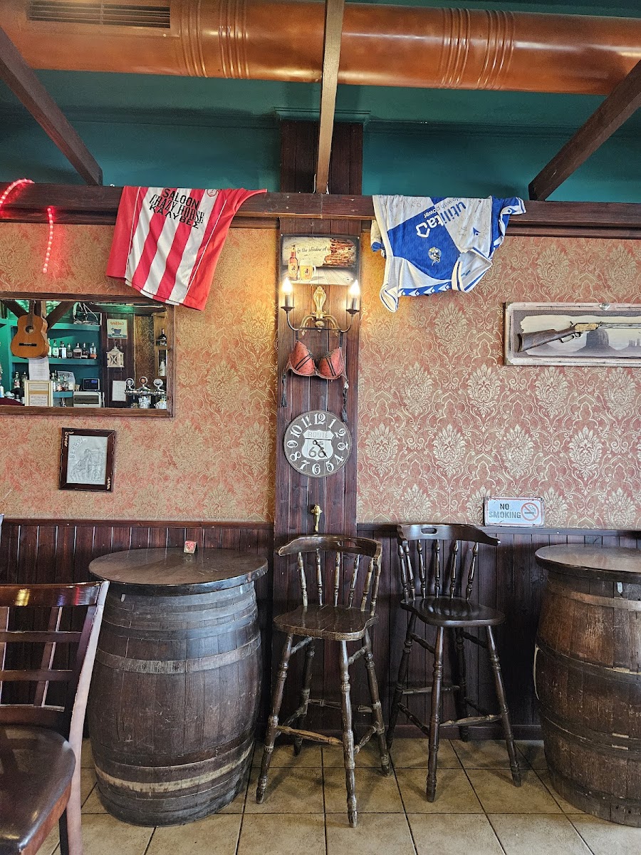 Saloon Crazy Horse - Photo 2