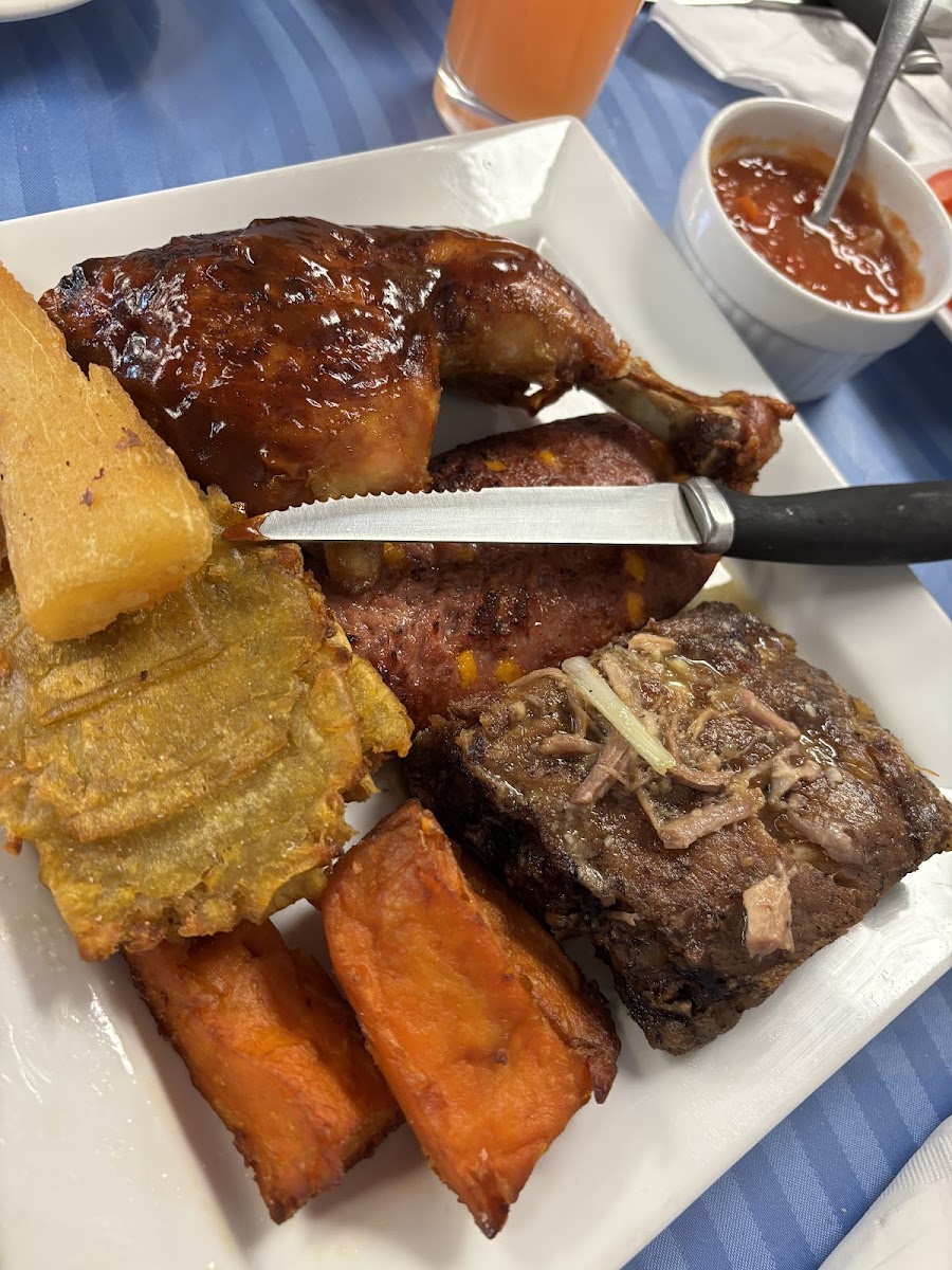 Casa Cubana Restaurant - Photo 7