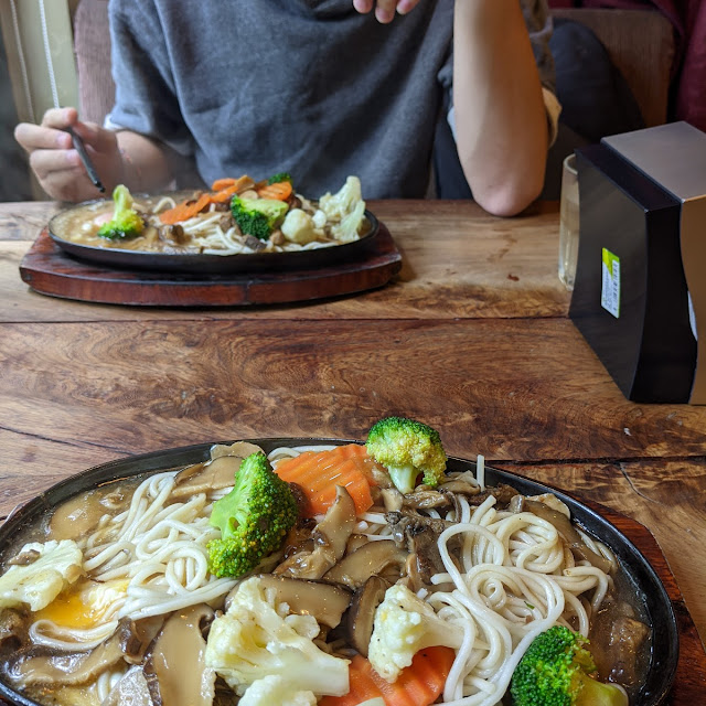 NH Chinese Noodle on Hot Plate