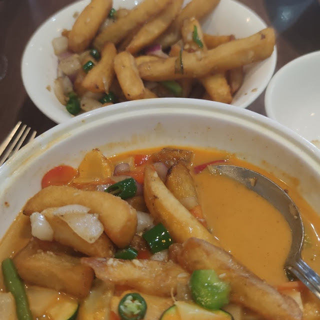 Red Thai Vegetable Curry and Chips