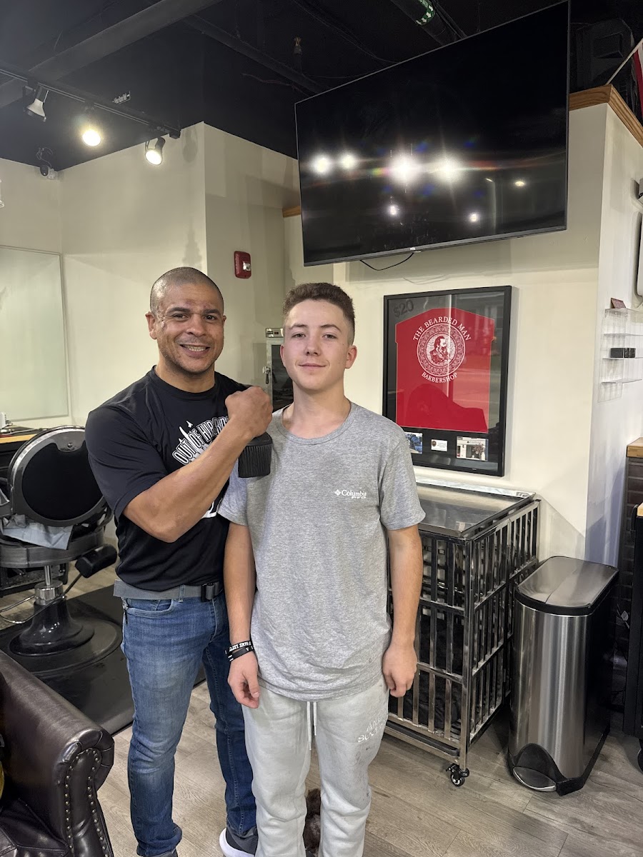 THE BEARDED MAN BARBERSHOP - Photo 7
