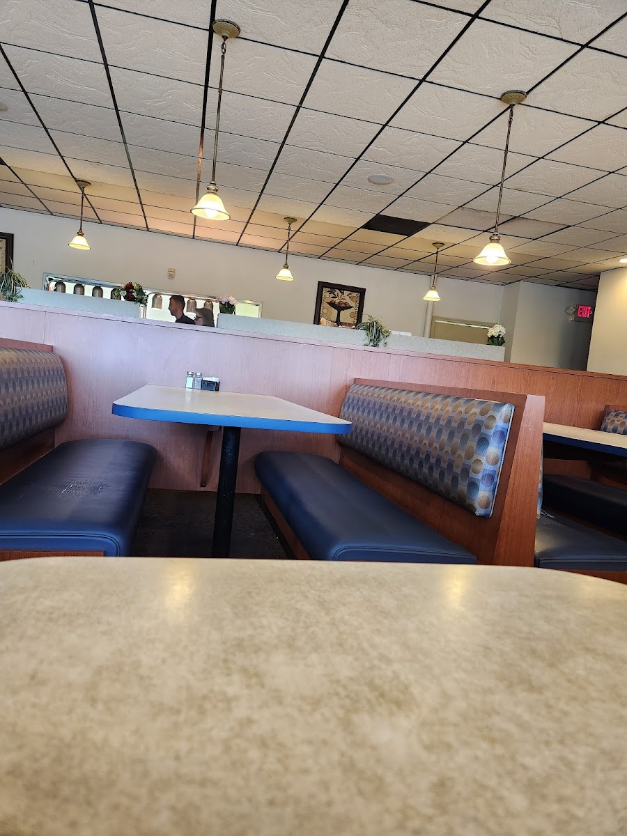 Liberty Family Dining - Photo 4