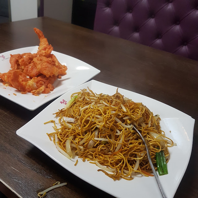 Prawn and Egg with Fried Noodles
