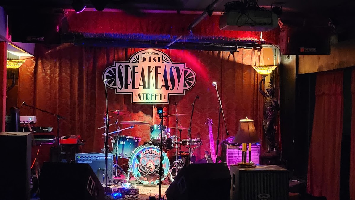 51st Street Speakeasy - Photo 4