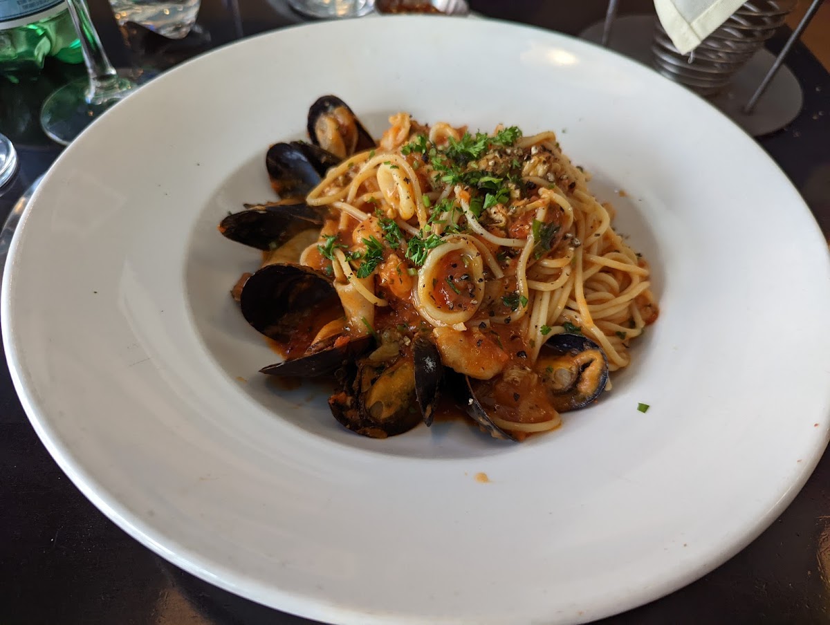 Niko's Bistro - Photo 2