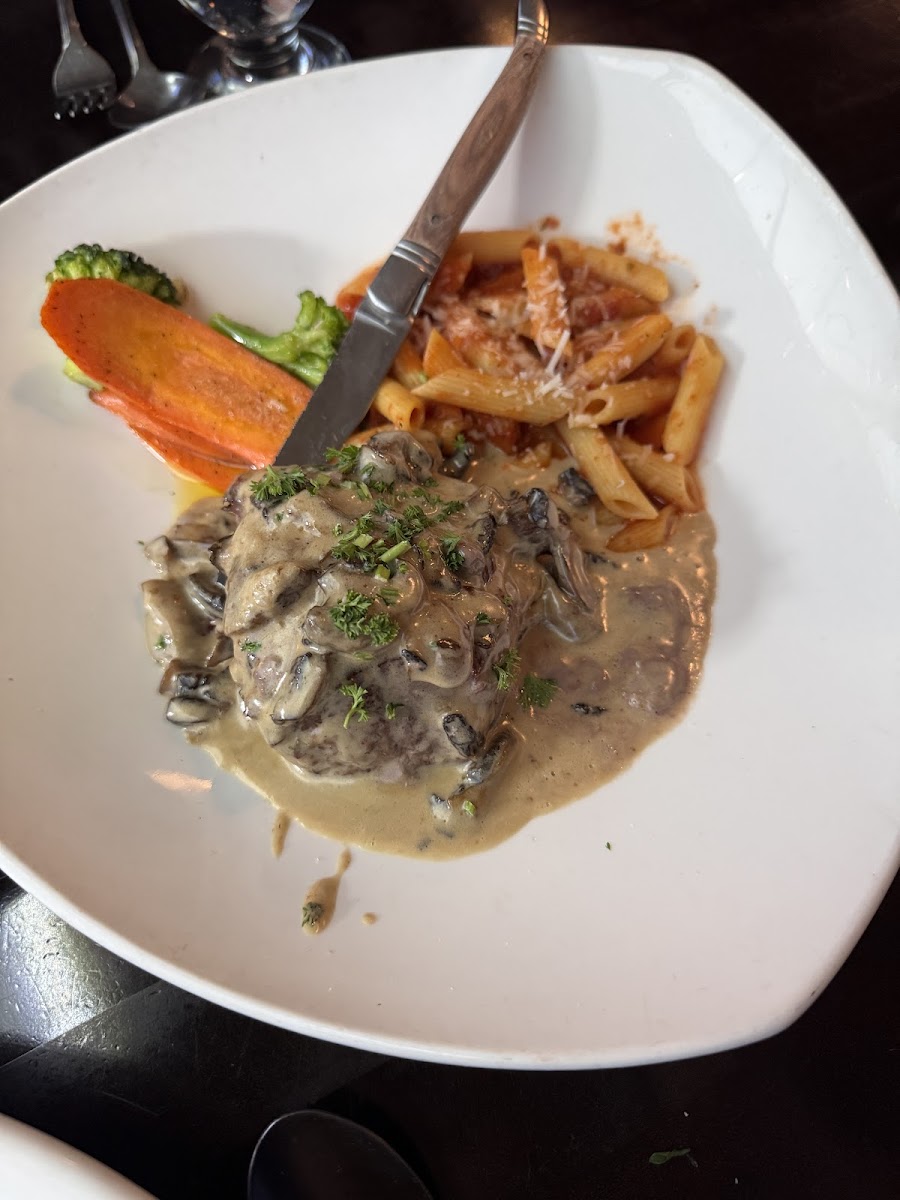 Niko's Bistro - Photo 5