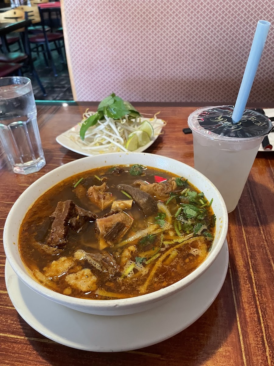 Pho Horn's - Photo 4