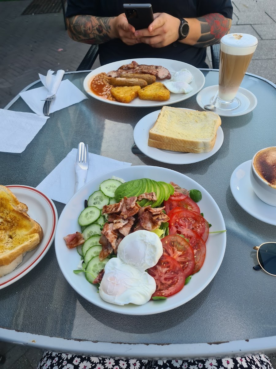 A&N Brothers Cafe - Photo 3