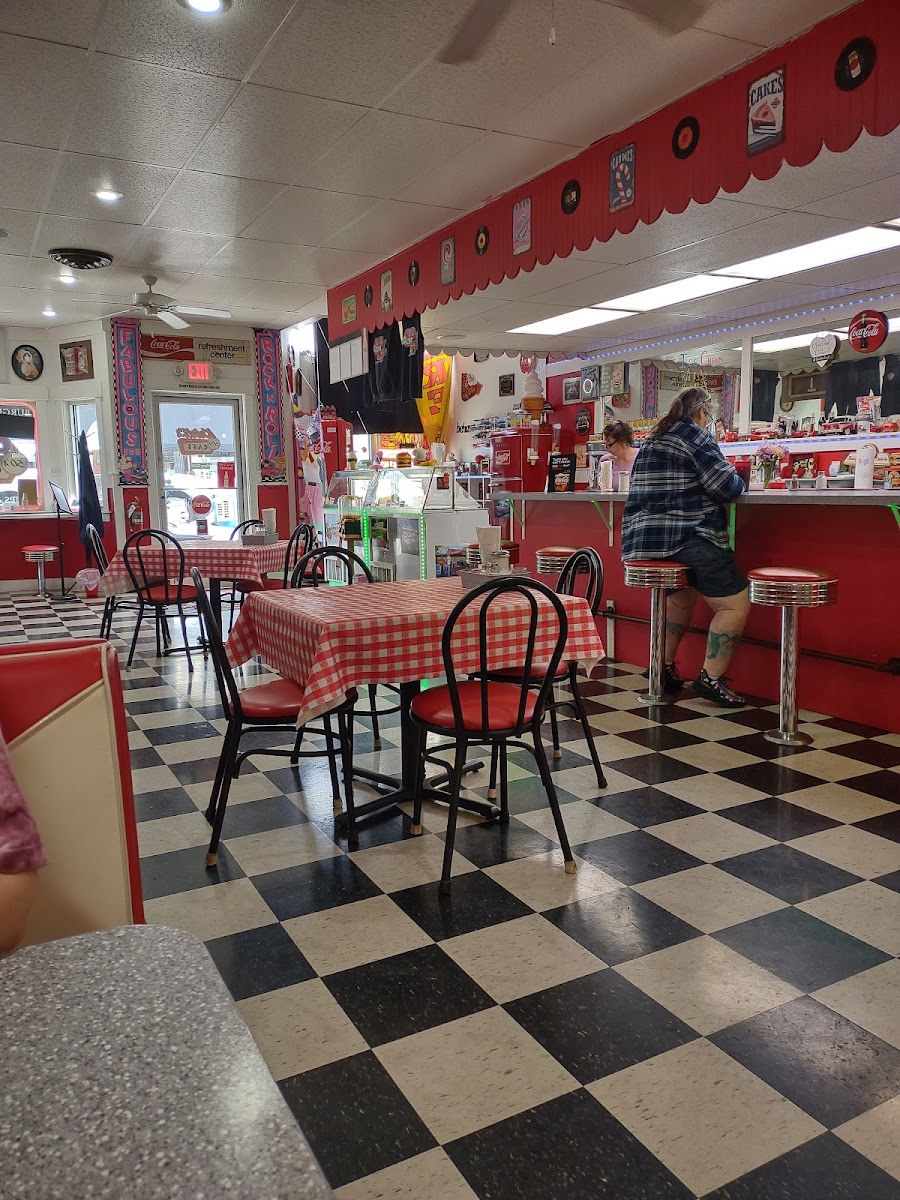 Kristi's 's Cafe - Photo 2
