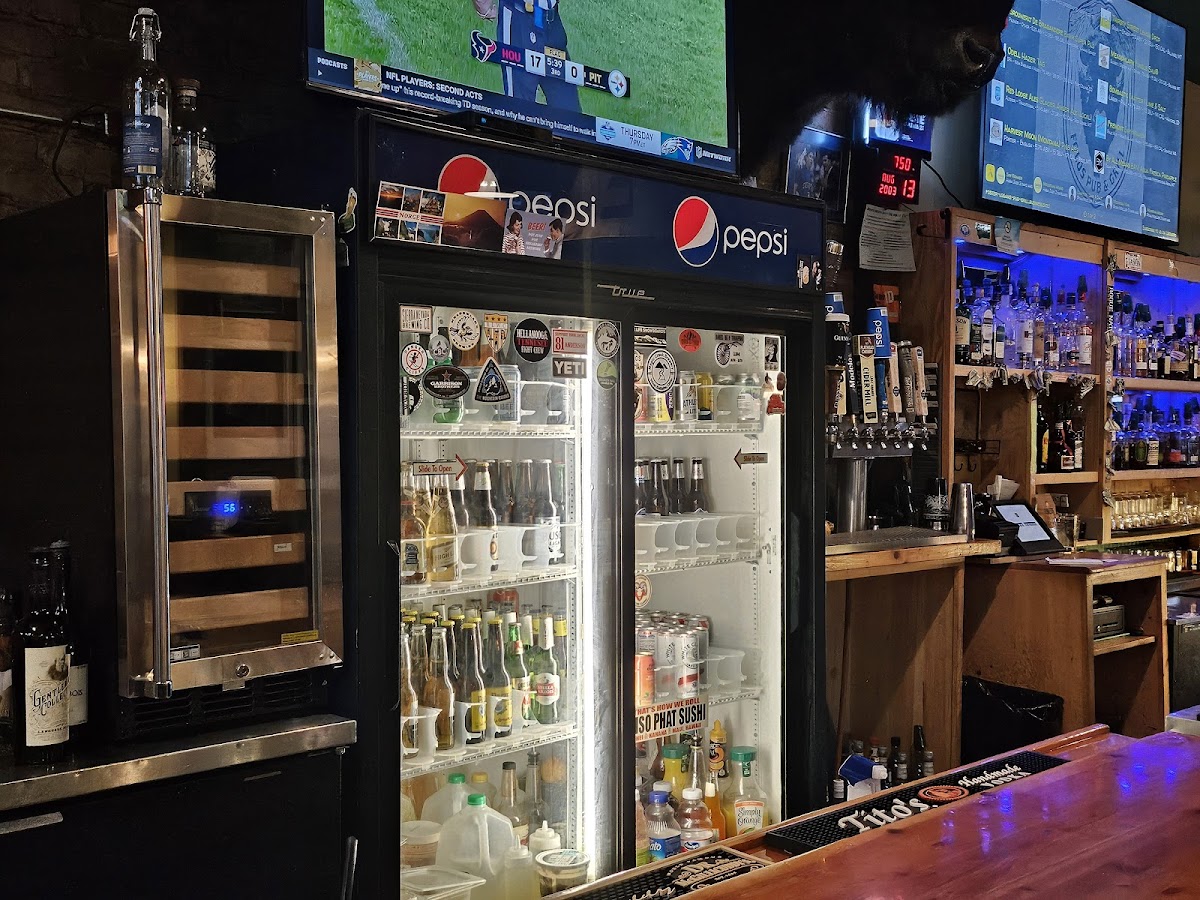 Foster & Logans Pub & Grill - Photo 2