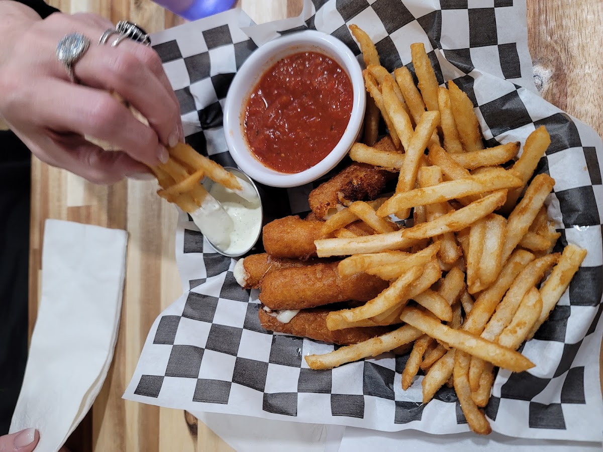 Foster & Logans Pub & Grill - Photo 7