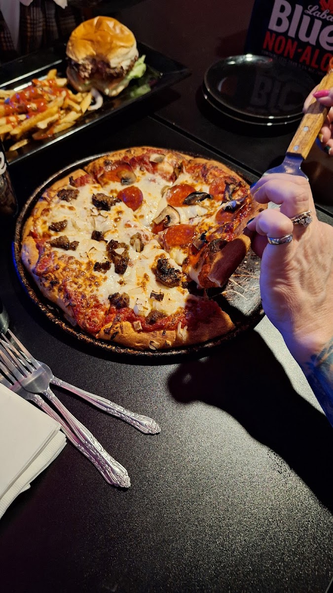 Jokers Pub and Grub - Columbia Station, OH - Photo 4