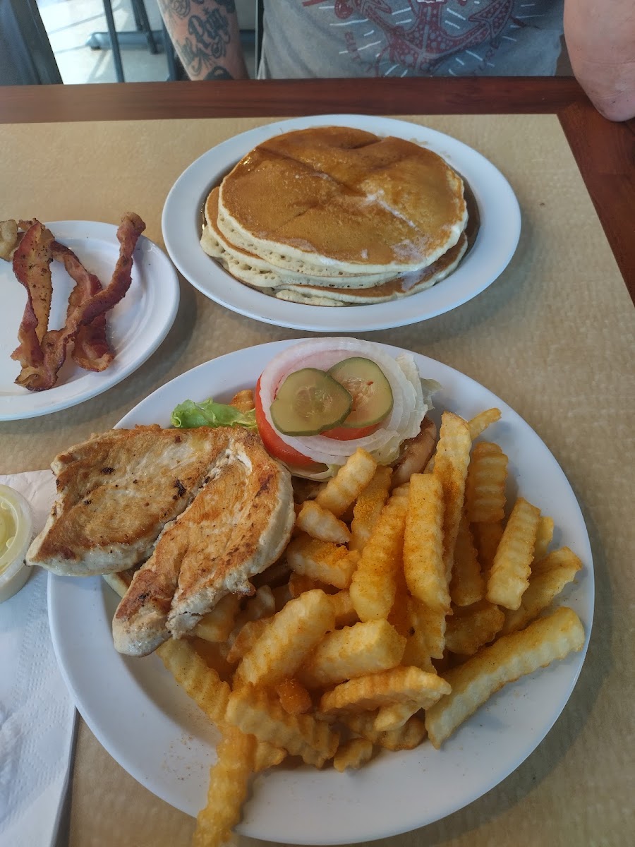 Angie’s Cafe - Photo 2