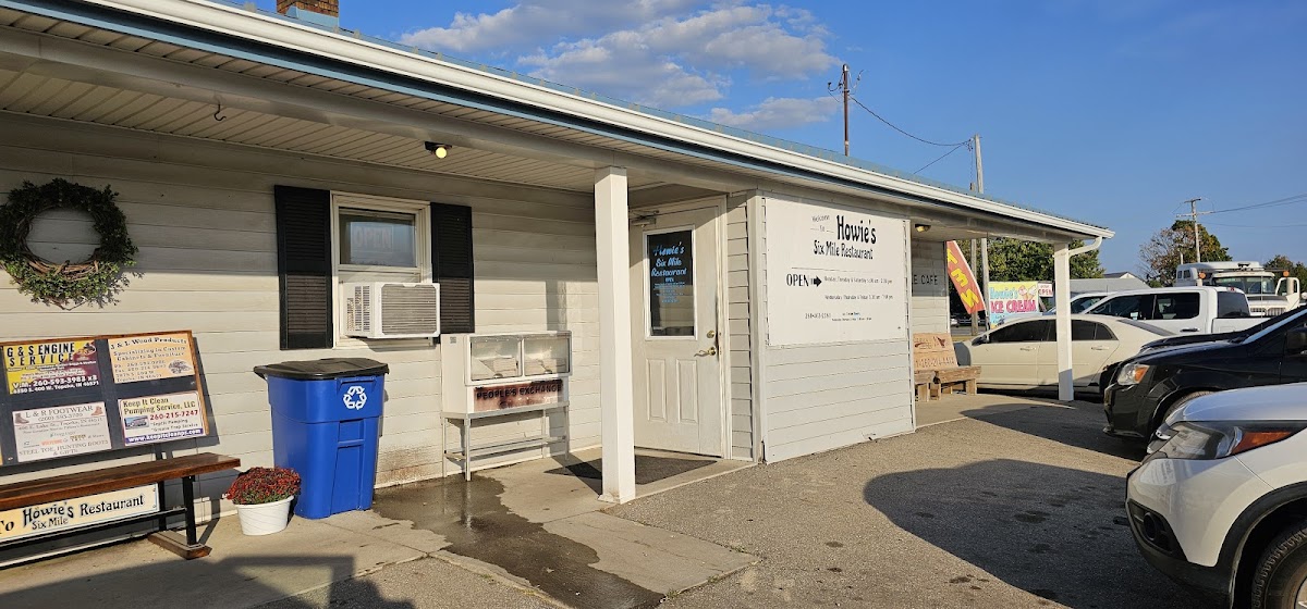 Howies Six Mile Restaurant - Photo 4