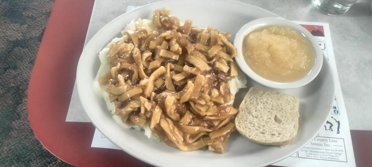 Howies Six Mile Restaurant - Photo 8