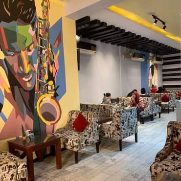 Piano cafe