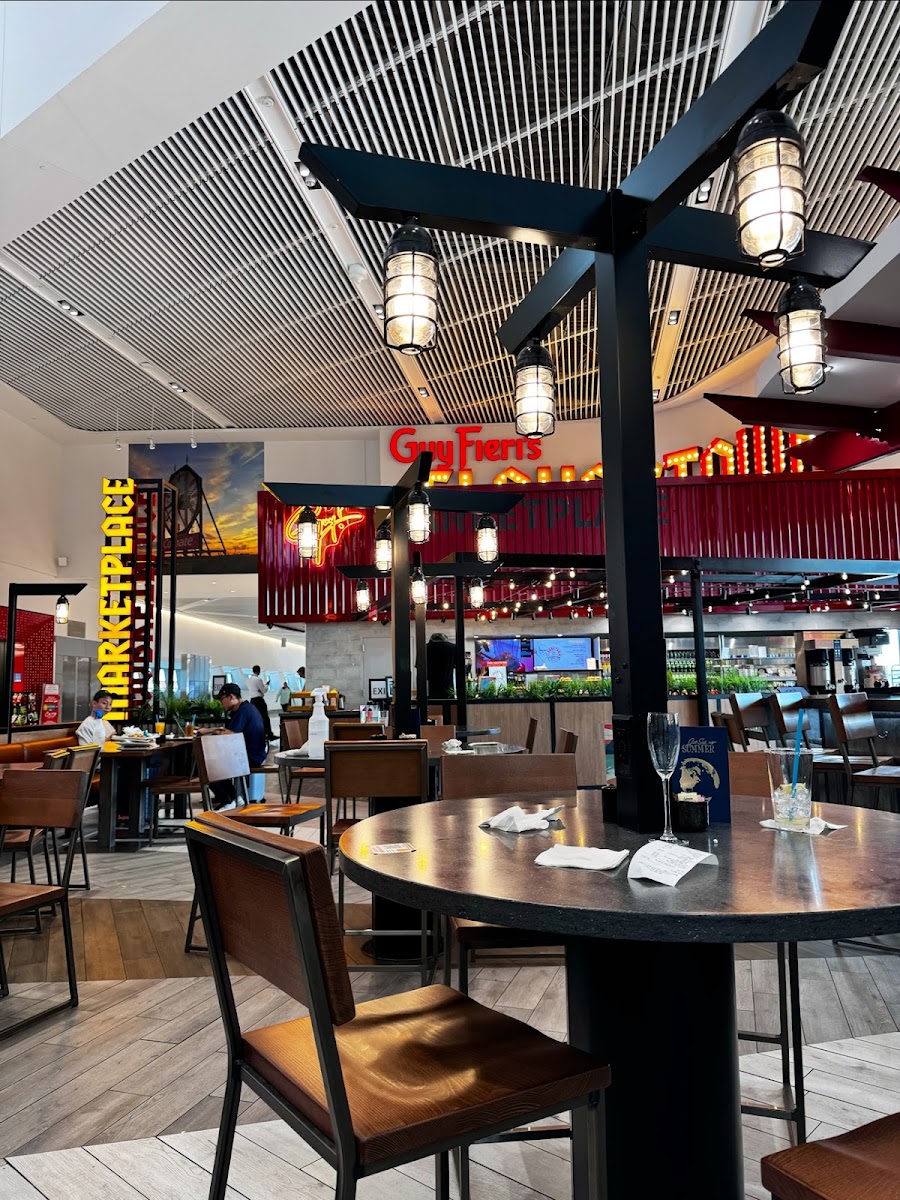 Flavortown Kitchen by Guy Fieri - Photo 3