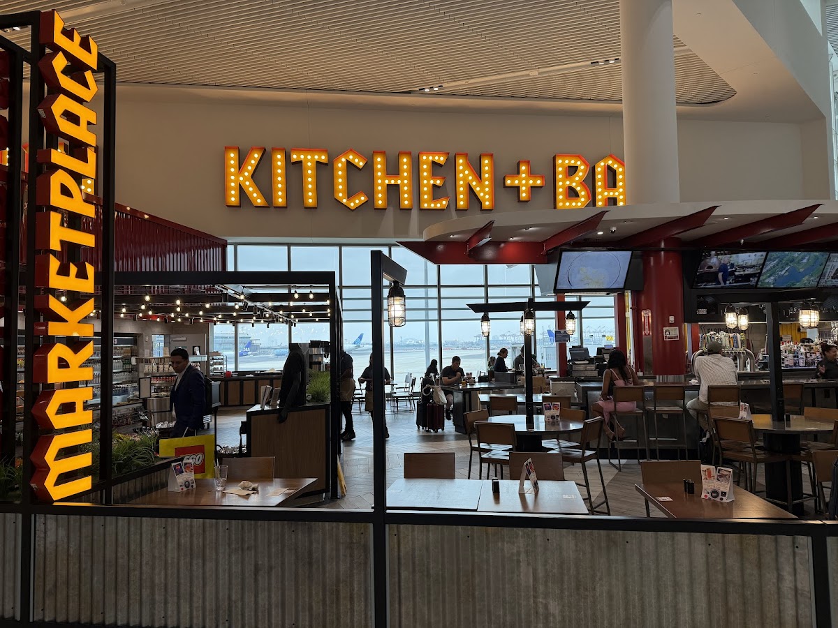 Flavortown Kitchen by Guy Fieri - Photo 4