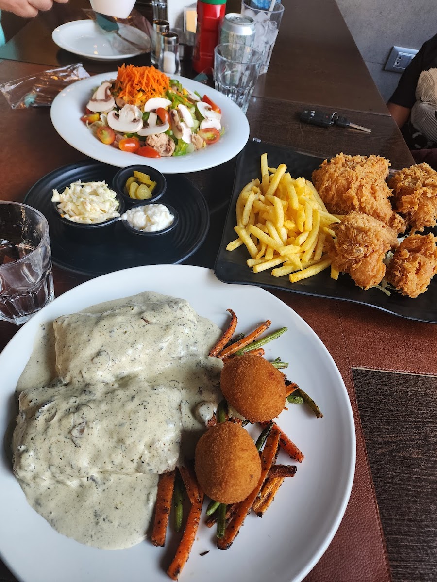 Ginger's - Photo 4
