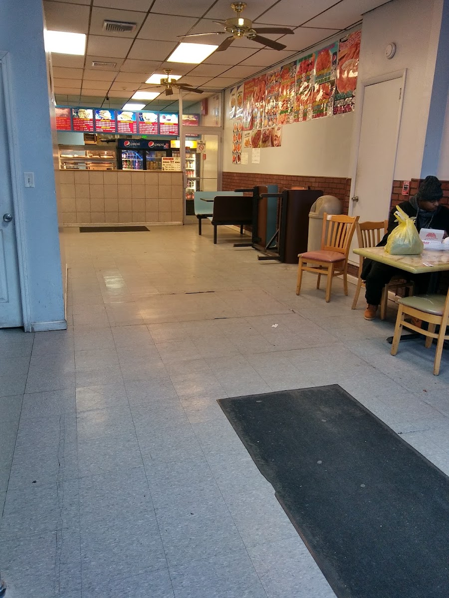 Crown Fried Chicken - Photo 8