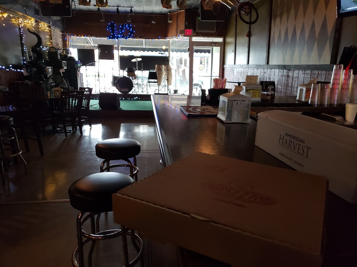 Budde's Pizza & Spirits - Photo 7