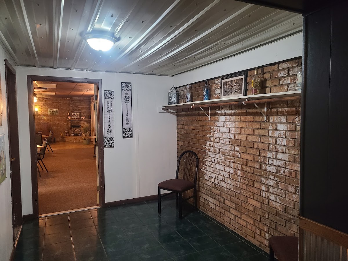 Green Lantern Cafe - Photo 9