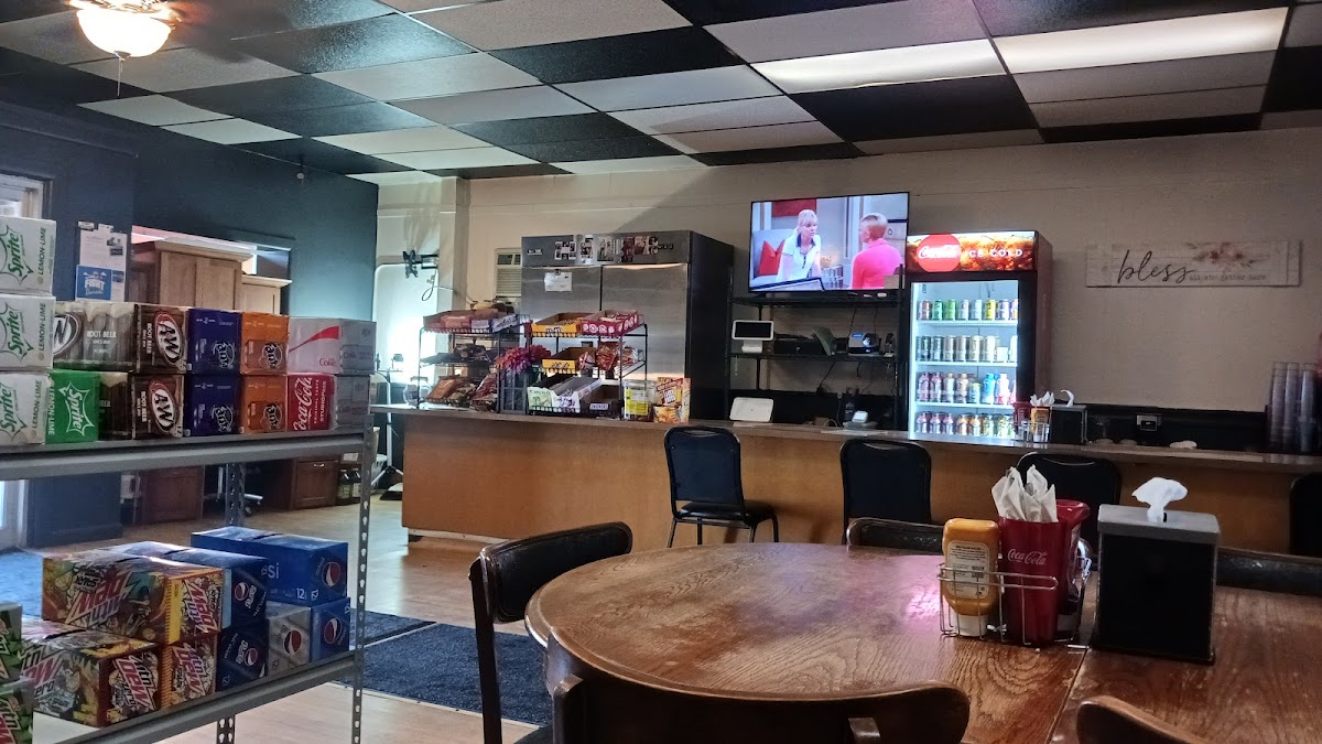 Green Lantern Cafe - Photo 4