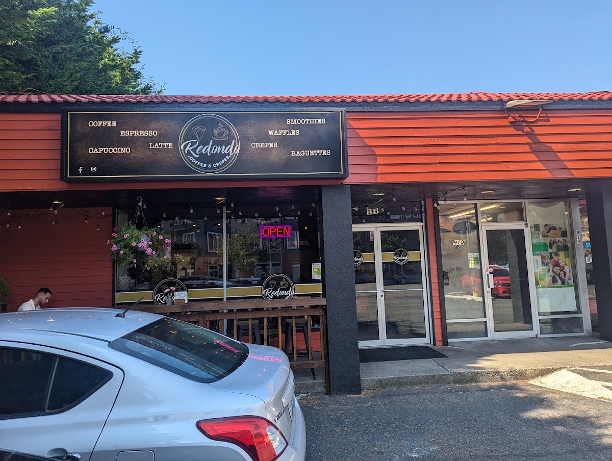 Redondo Coffee & Crepes - Photo 8