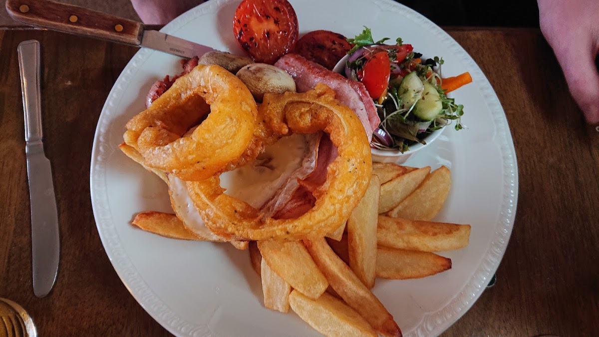 Knots Bar & Restaurant - Photo 1