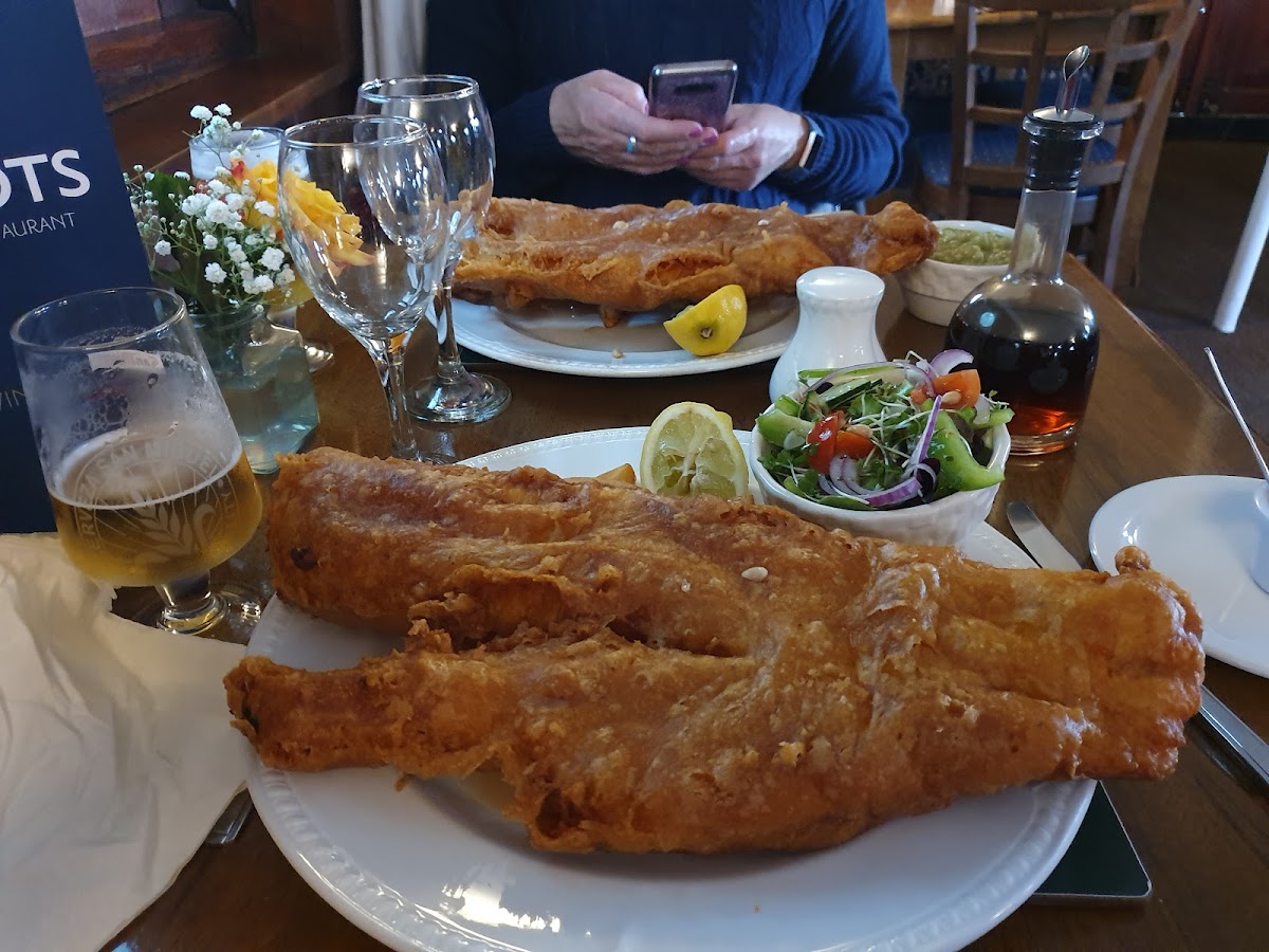 Knots Bar & Restaurant - Photo 8